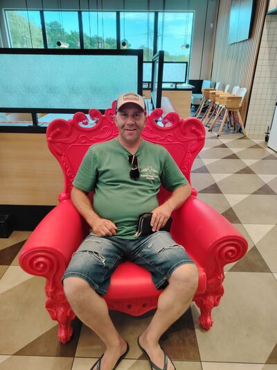 ,   Denis, 42 ,   c 