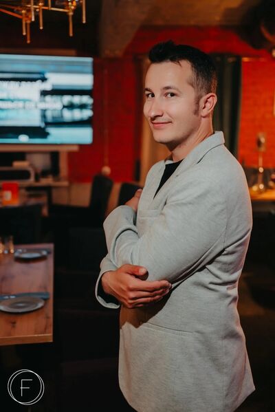  ,   Anton, 31 ,   c 
