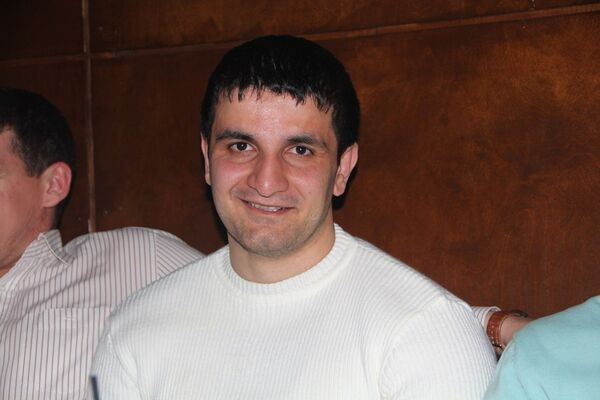  ,   Alex, 39 ,   
