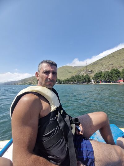  ,   Roland, 40 ,   ,   