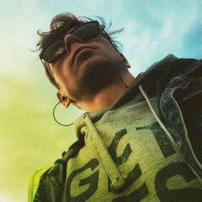  ,   Petr, 37 ,   ,   , c 