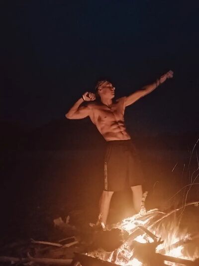  ,   Viktor, 21 ,   ,   