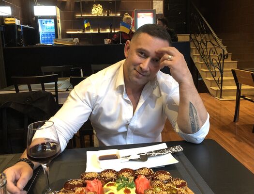  ,   Giorgy, 43 ,   ,   , c 