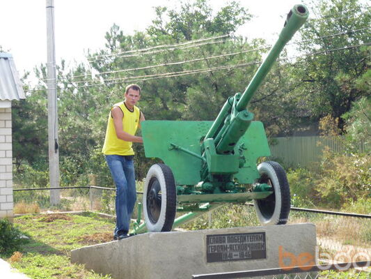  ,   Viktor, 43 ,  