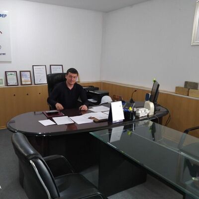  ,   Shox, 37 ,   ,   , c 