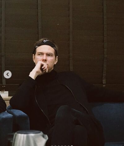  ,   , 27 ,   