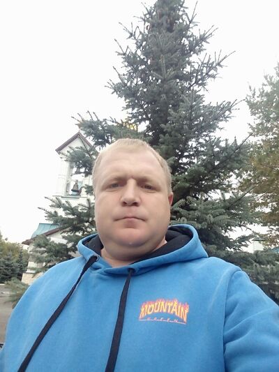  ,   Anton, 39 ,   ,   