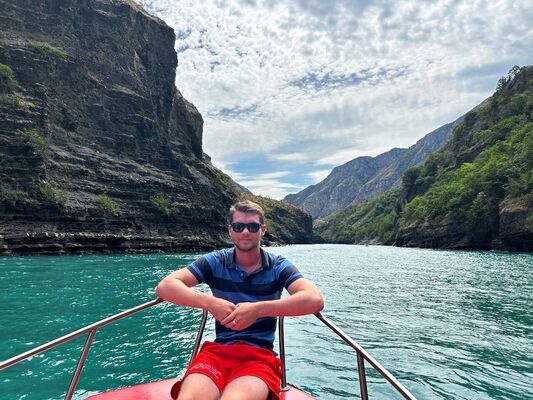  ,   Pavel, 27 ,   ,   , c 