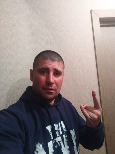  ,   Artur, 38 ,   ,   