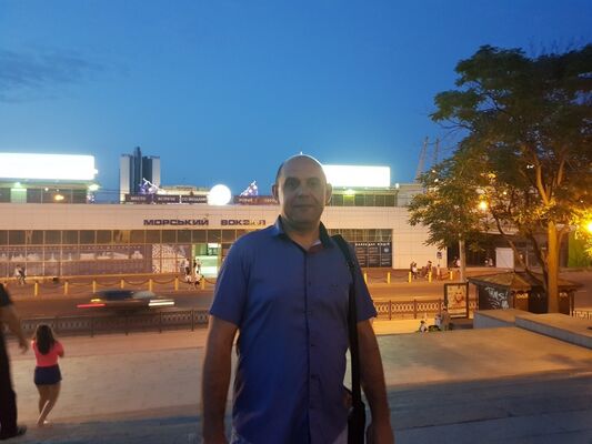  ,   Mihail, 48 ,  
