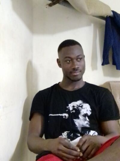  ,   John, 25 ,   ,   