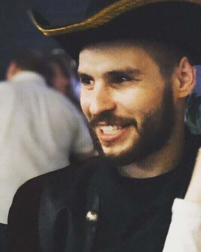  ,   Artyom, 30 ,   ,   