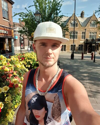  Abbots Langley,   Janis, 39 ,     , c 