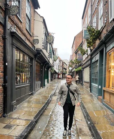  New York City,   Yde, 34 ,   ,   
