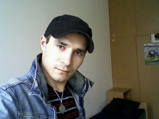  ,   Artur, 40 ,   ,   , c 