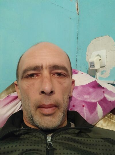  ,   Karen, 44 ,   ,   