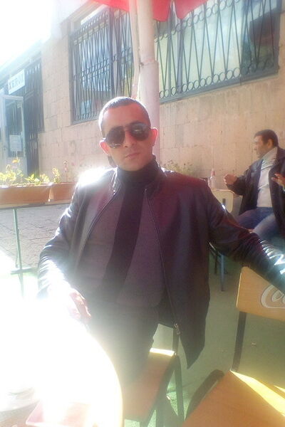  ,   Devid, 39 ,   