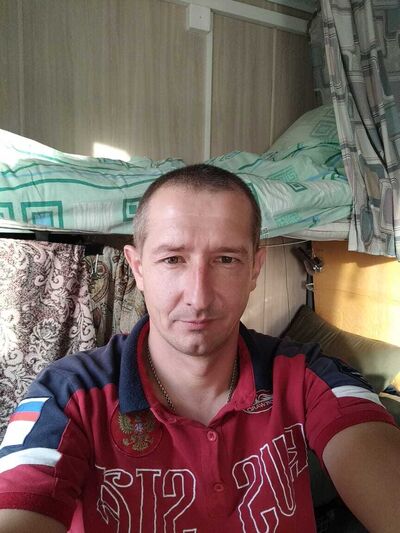  ,   Khulio, 39 ,   ,   