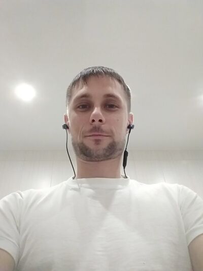  ,   Oleg, 42 ,   
