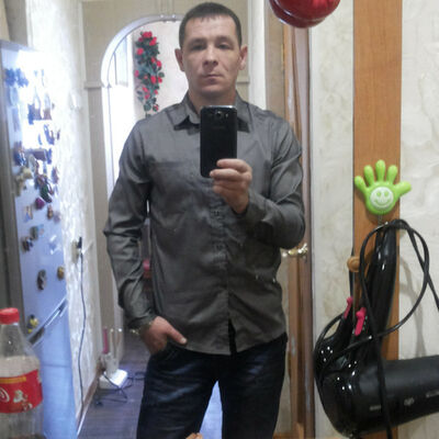  ,   Albert, 43 ,   