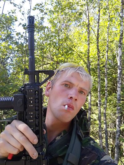  ,   Viktor, 37 ,   ,   , c 