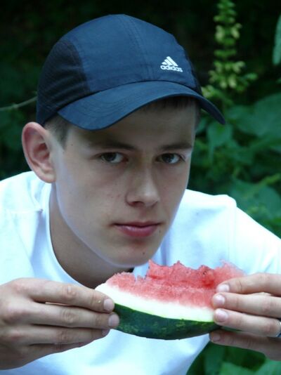  ,   Rodion, 33 ,   