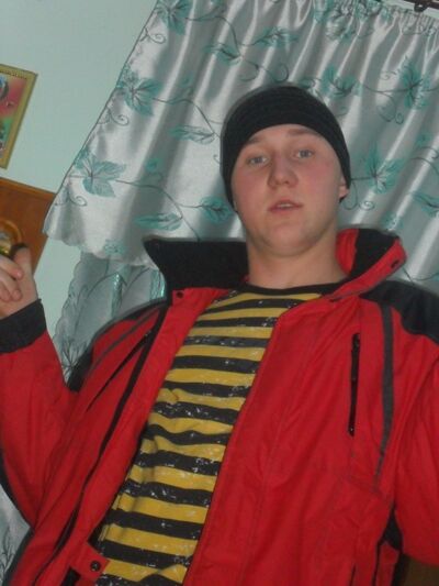  ,   Victor, 32 ,   