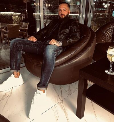  ,   Adam, 30 ,   ,   , c , 