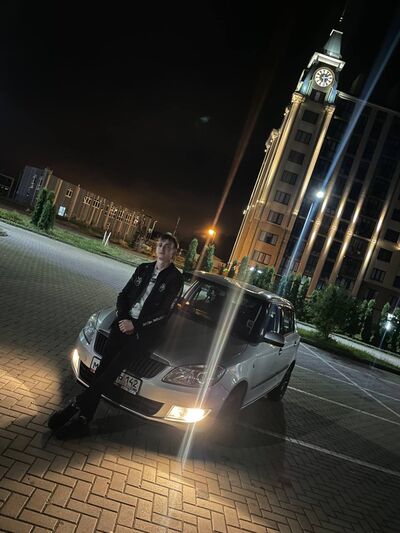  ,   Ilya, 24 ,   ,   