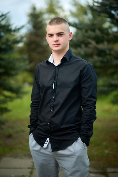  ,   Sasha, 20 ,   ,   