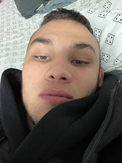  ,   Denis, 22 ,   ,   , c 