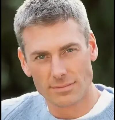  ,   Maksim, 49 ,   ,   
