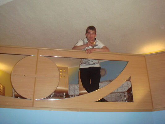 ,   Viktor, 33 ,   ,   