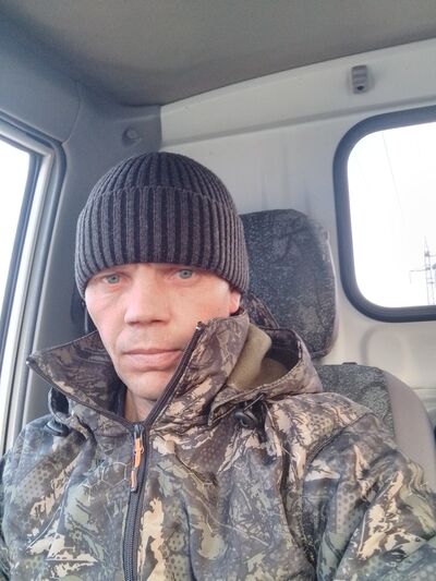  ,   Viktor, 36 ,   c 