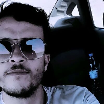  Age,   Tarek Ziad, 28 ,   ,   , c 