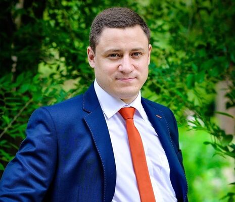  ,   Ricardo, 37 ,   ,   , c 