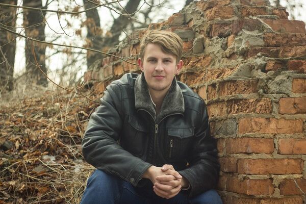  ,   Anton, 33 ,   ,   , c 