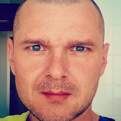  Praha,   Petr, 46 ,   ,   , c 
