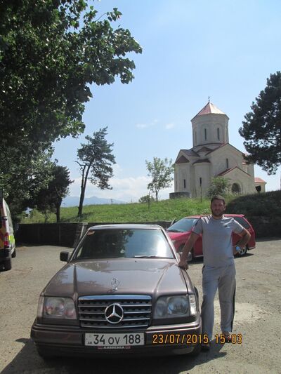  ,   Macho, 44 ,   ,   , c 