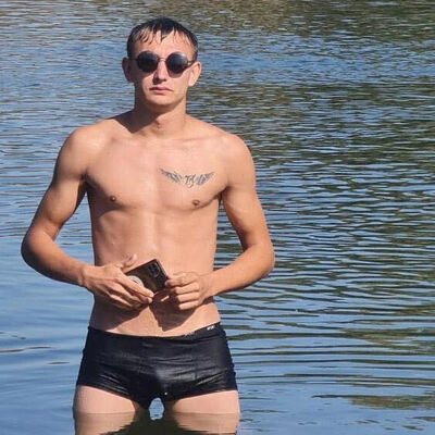  ,   Maichael, 22 ,   c 
