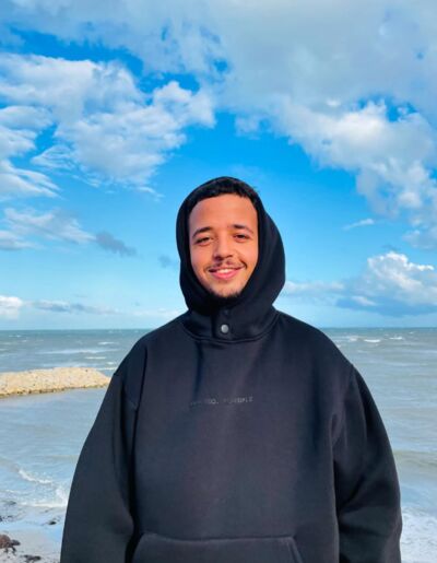  Abbots Langley,   Aziz, 25 ,     , c 
