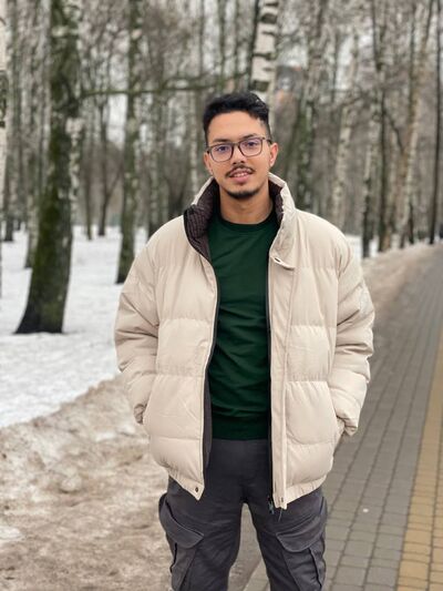  Palais-Bourbon,   Mohamed, 23 ,   ,   
