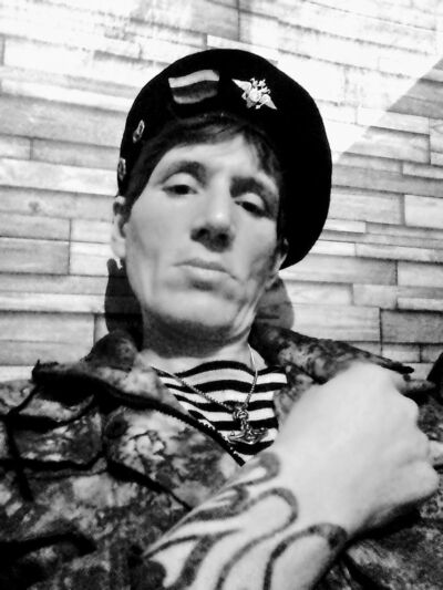  ,   Alex, 42 ,   c 