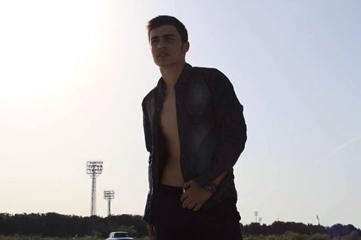  ,   Ramin, 32 ,   ,   , c 