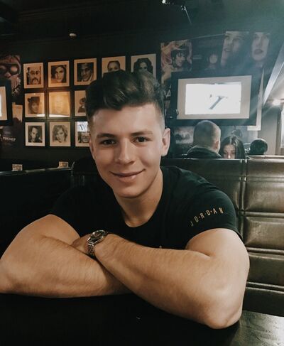  ,   Mark, 32 ,  
