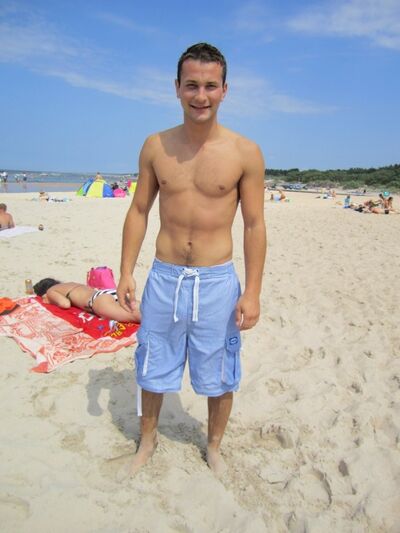  ,   Karolis, 37 ,   ,   , c 
