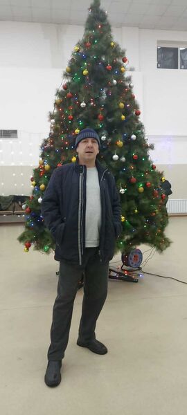  ,   Viktor, 46 ,   ,   