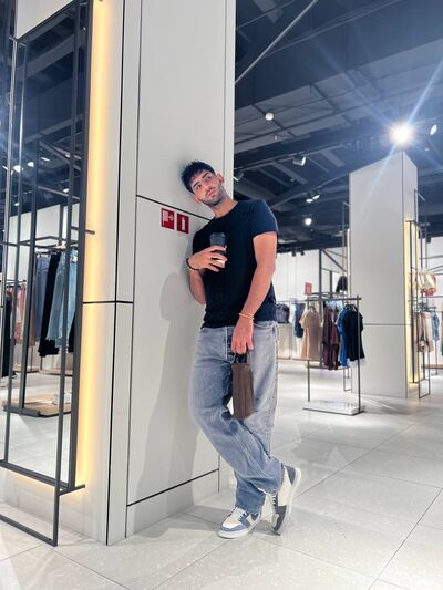  ,   Aziz, 26 ,   ,   , 