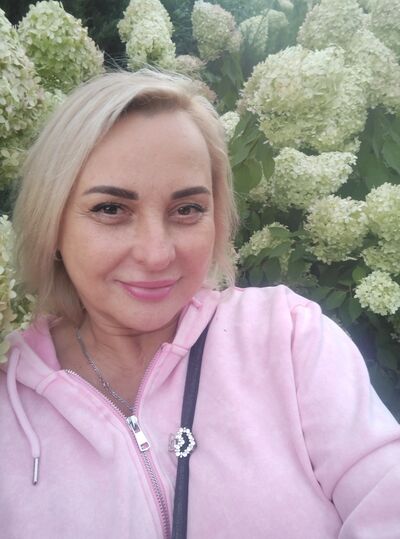  ,   Mila, 48 ,   ,   
