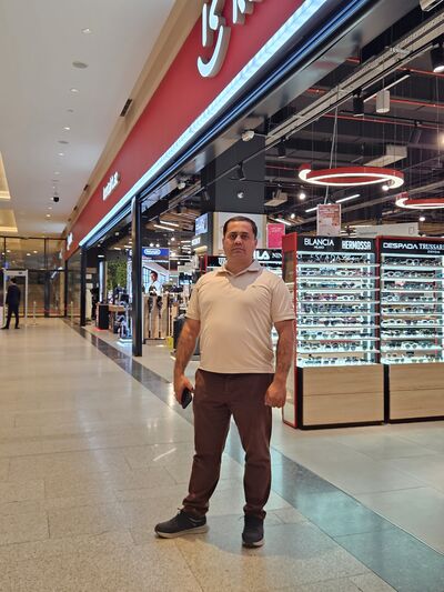  ,   Elvin, 39 ,   ,   